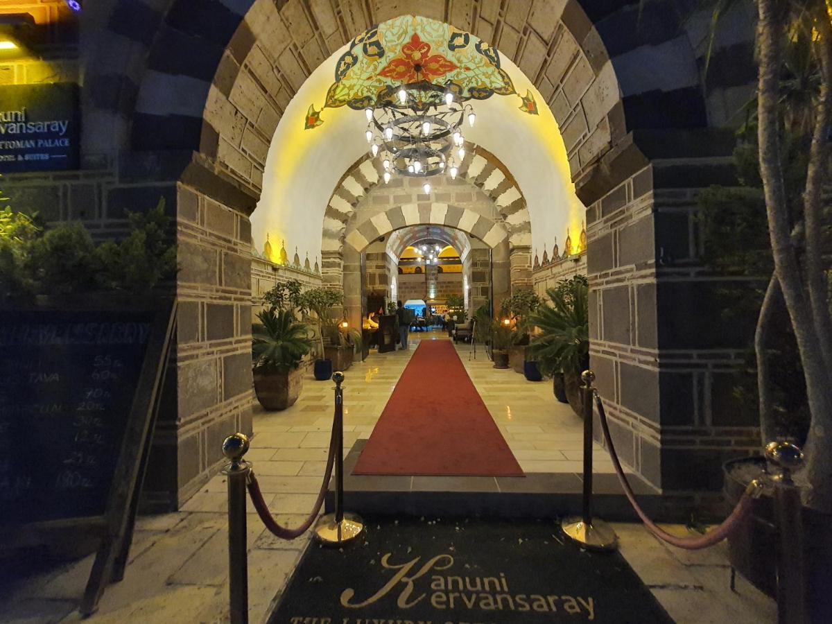 Cesme Kanuni Kervansaray Historical Hotel Exteriör bild