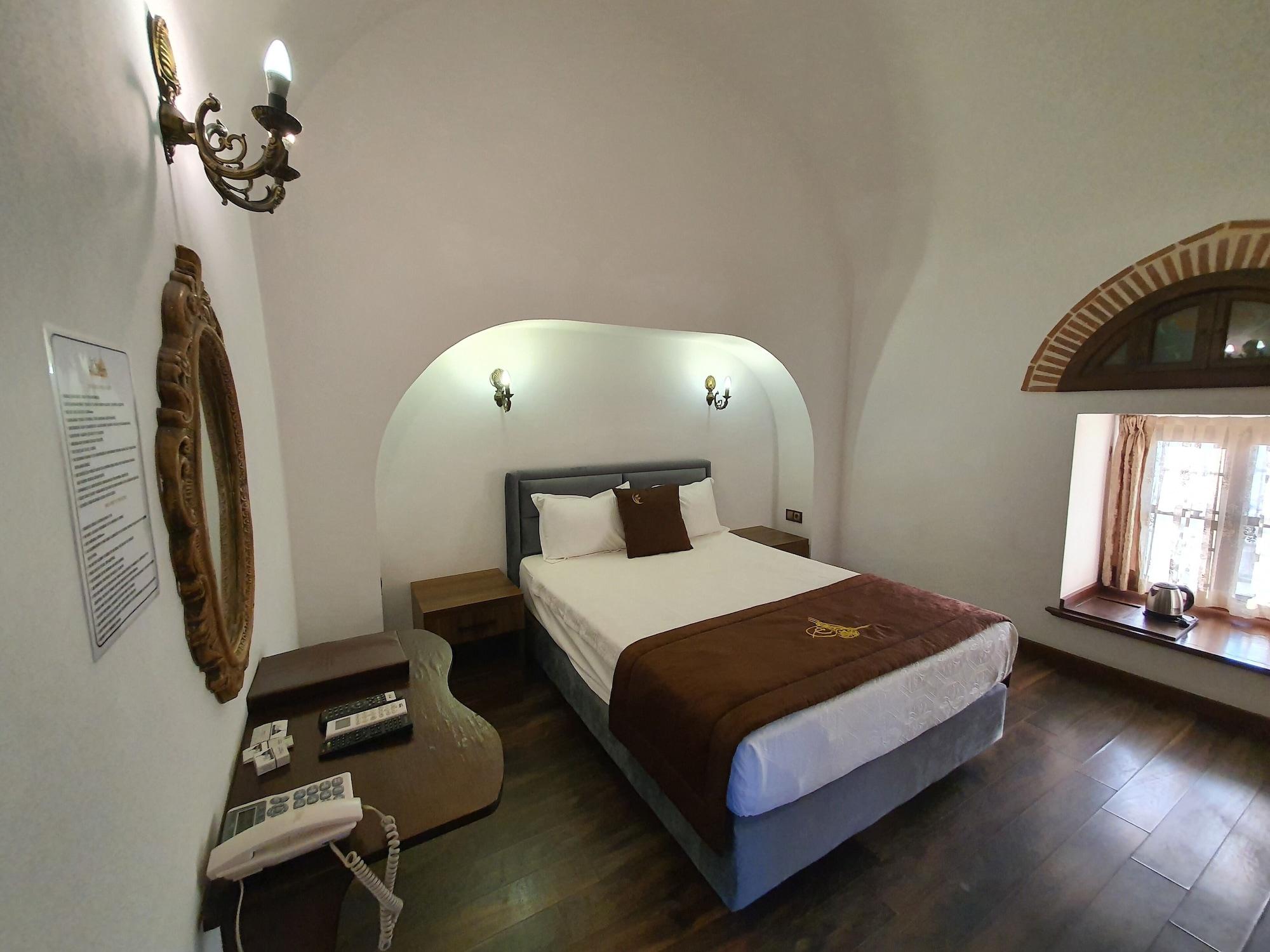 Cesme Kanuni Kervansaray Historical Hotel Exteriör bild