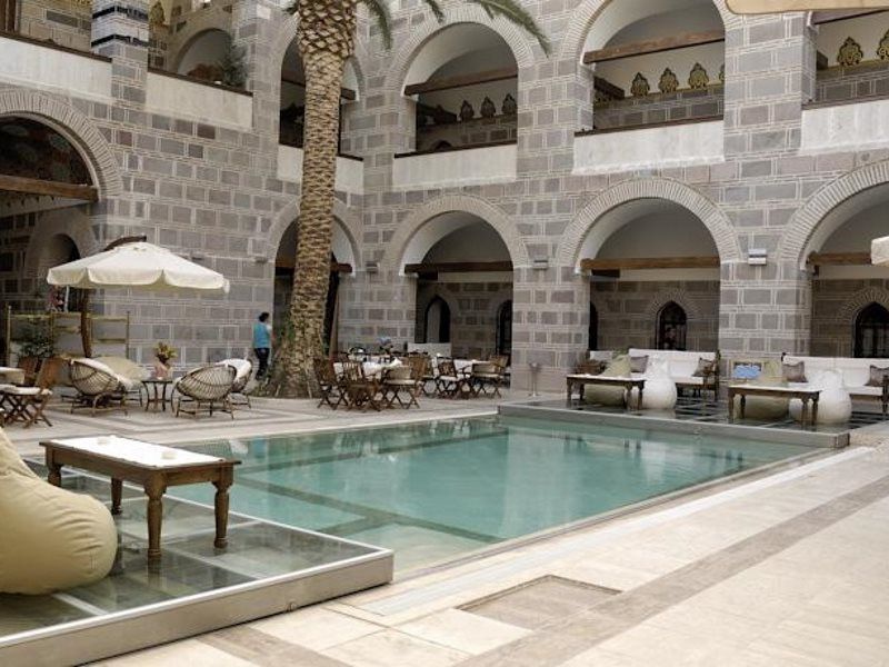 Cesme Kanuni Kervansaray Historical Hotel Exteriör bild