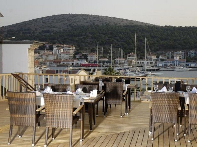 Cesme Kanuni Kervansaray Historical Hotel Exteriör bild