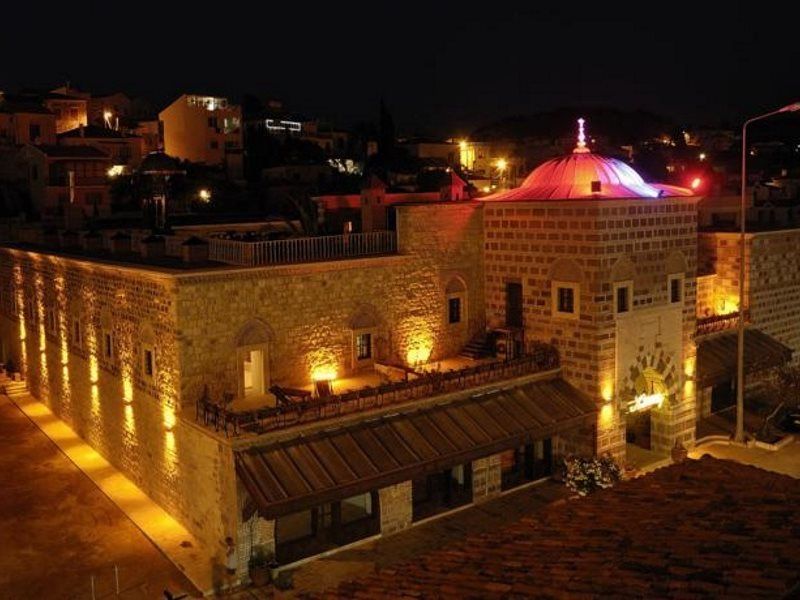 Cesme Kanuni Kervansaray Historical Hotel Exteriör bild