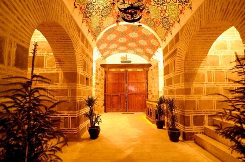 Cesme Kanuni Kervansaray Historical Hotel Exteriör bild