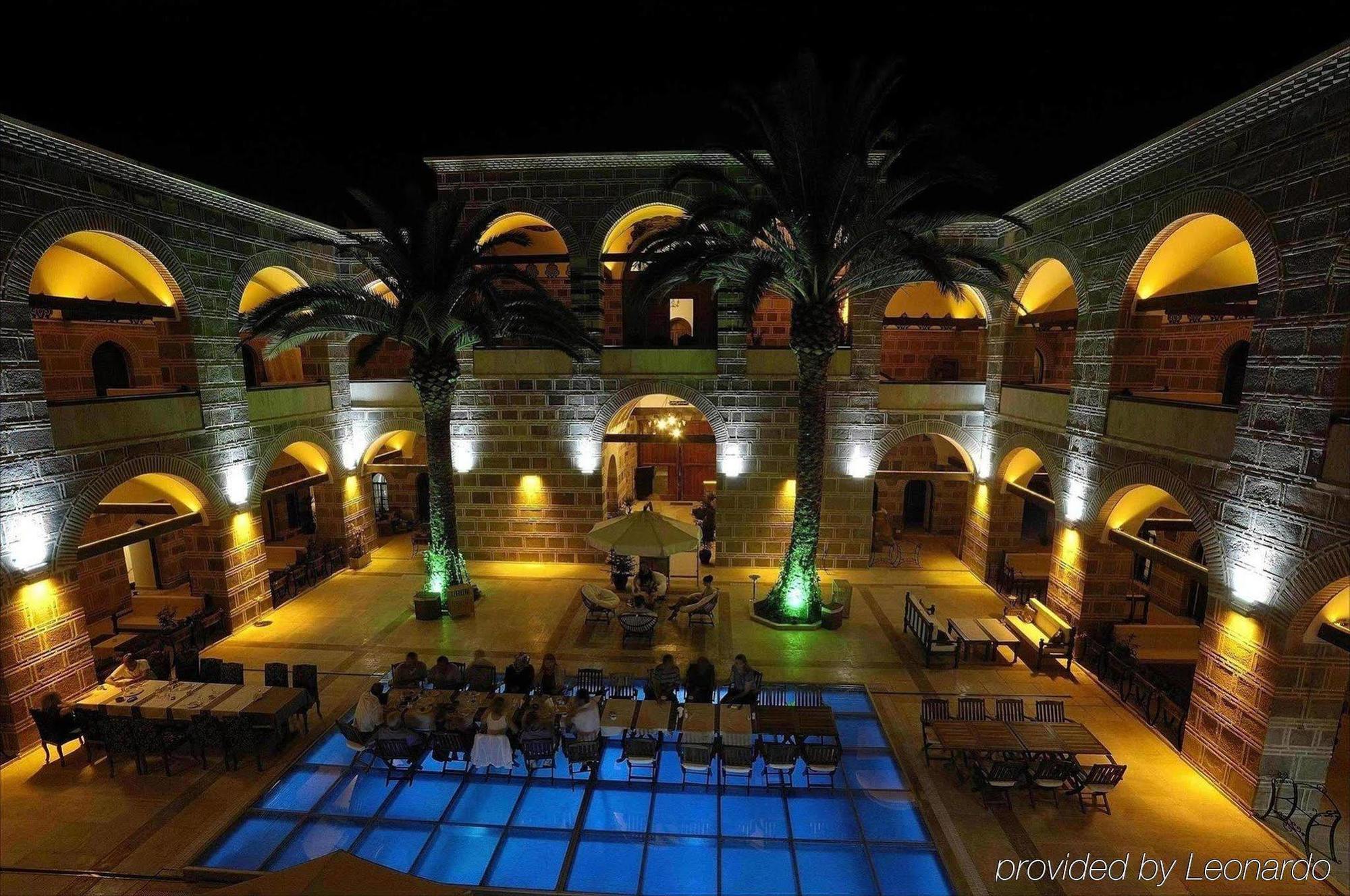 Cesme Kanuni Kervansaray Historical Hotel Inreriör bild